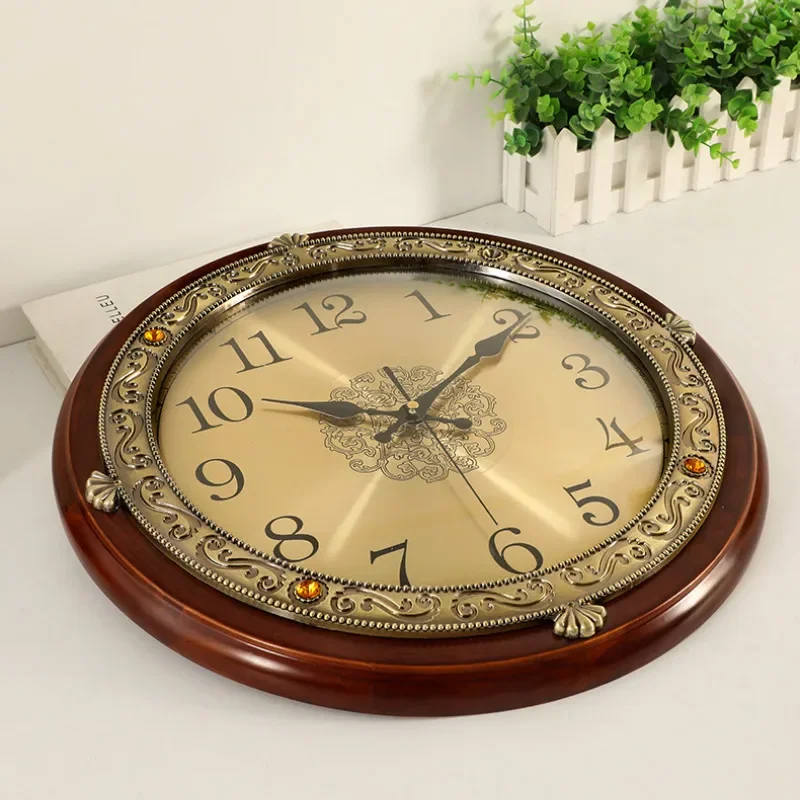 Orologio da parete in legno di - Luxury Lifestyle Us recensione e prezzo