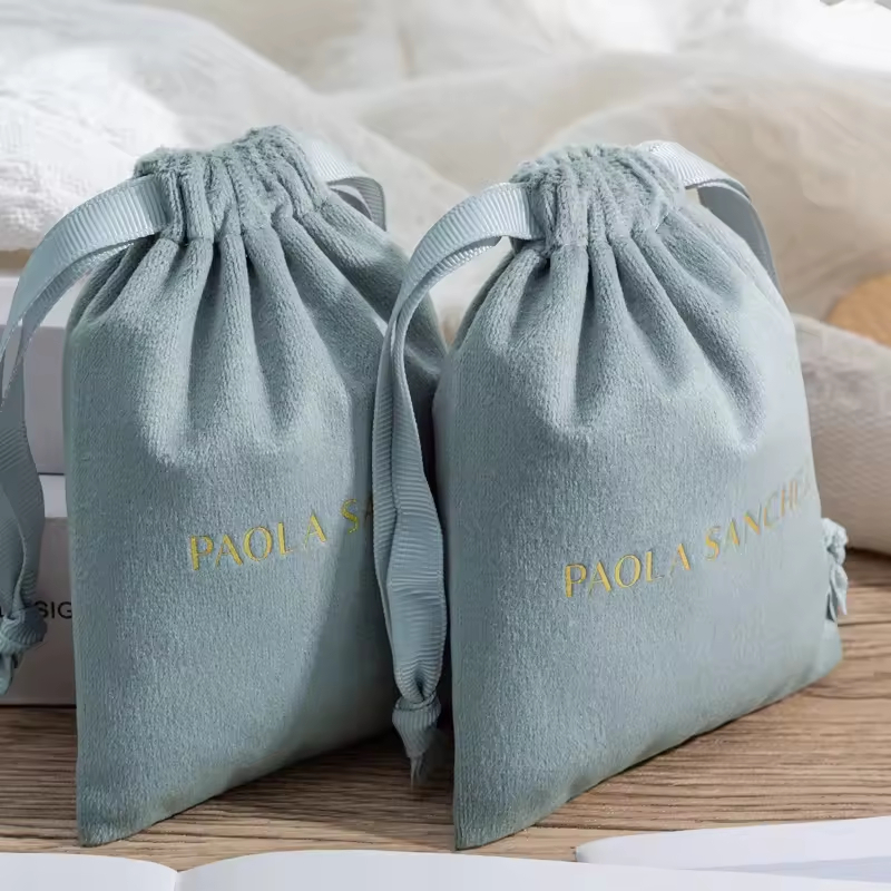 Sacchetto in Velluto di Lusso  - Scented Candle Luxury recensione e prezzo