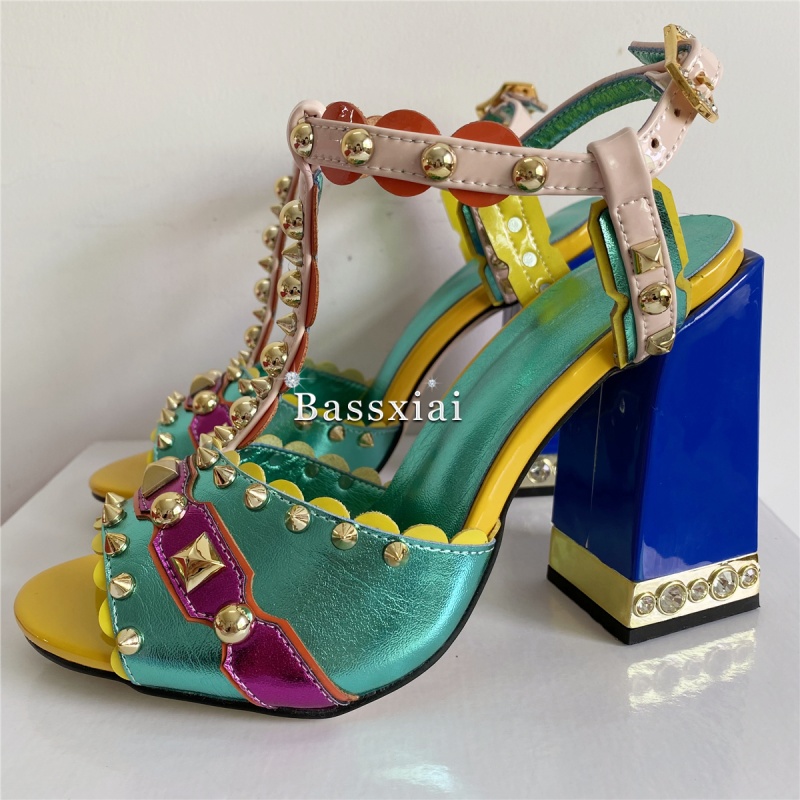 Luxury Rivet T-Strap Sandals W - Luxury Lifestyle Shoes recensione e prezzo